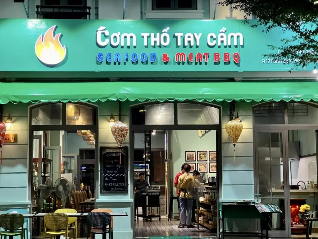 Com Tho Tay Cam, 푸꾸옥 뉴월드 리조트 추천 맛집 2 Com Tho Tay Cam의 가게 외관