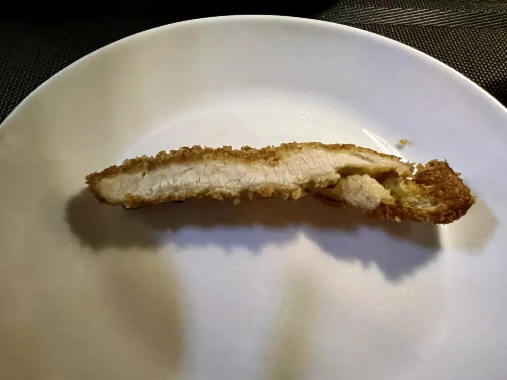 Com Tho Tay Cam, 푸꾸옥 뉴월드 리조트 추천 맛집 5 Com Tho Tay Cam의 돈가스