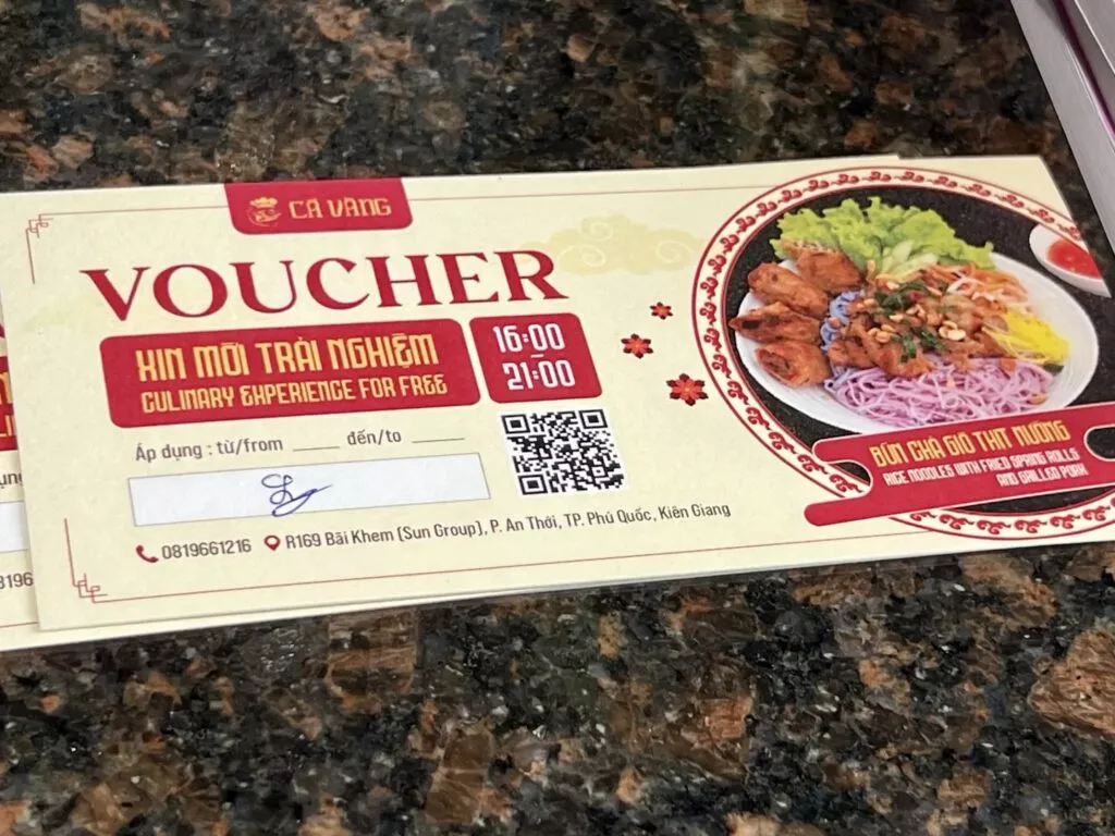 푸꾸옥 뉴월드 리조트 추천 맛집, Nhà hàng Cá Vàng Phú Quốc 2 Nhà hàng Cá Vàng Phú Quốc의 분짜 무료 쿠폰