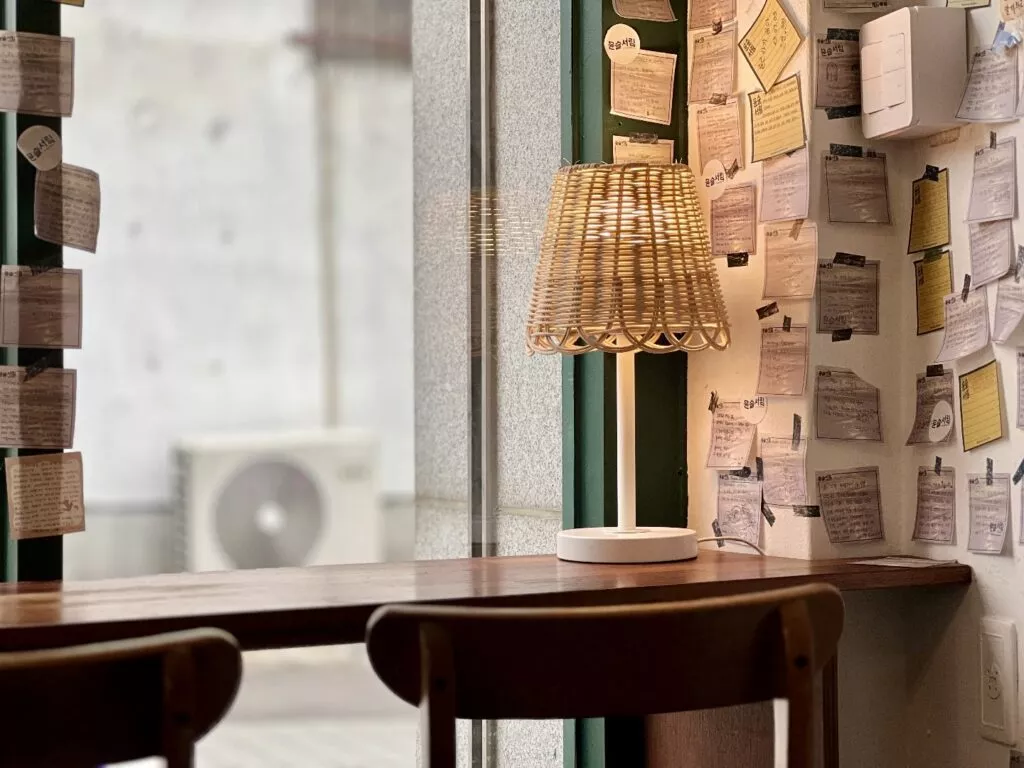 윤슬서림, 이야기가 가득한 공간 2 강릉 윤슬서림 내부 인테리어