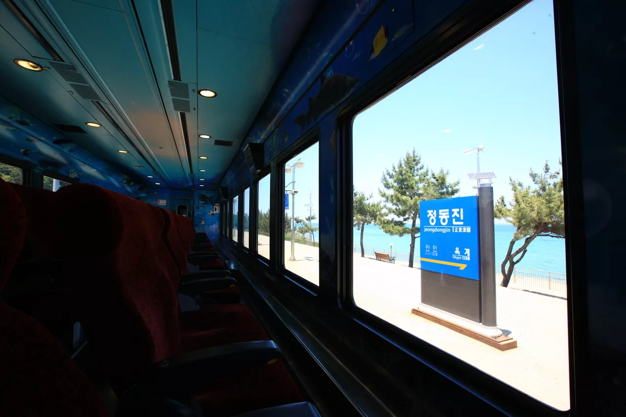 힐링 여행을 위한 강원도 온천 추천 Best 5 3 정동진 해안 풍경