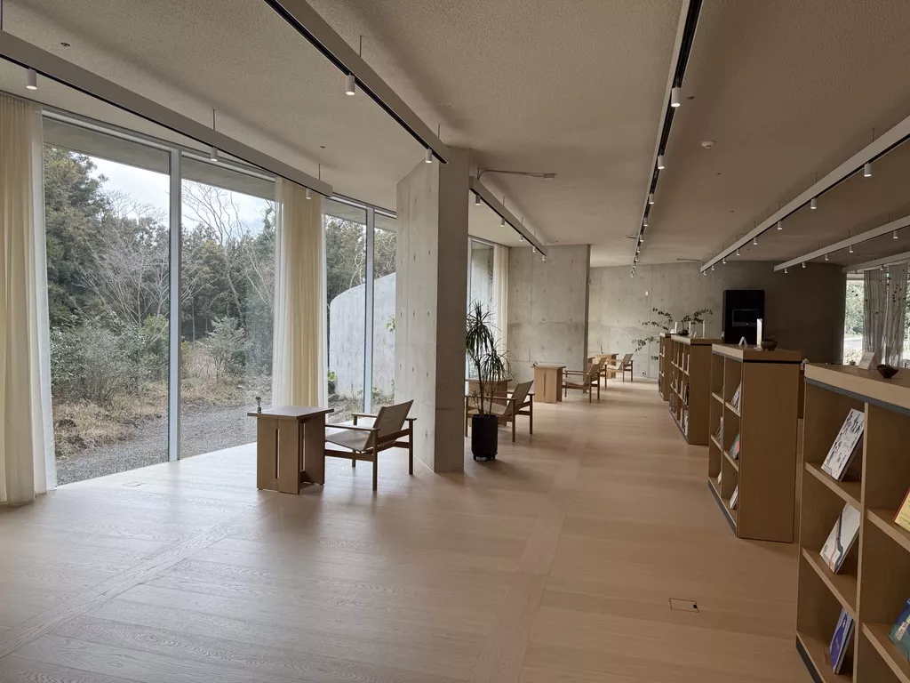 에가톳 라이브러리, 제주도를 여행할 때 꼭 가야 할 서점 추천 3 404F4ACC 687D 4C2D BE7C F03FE7ABA7AB 1 105 c