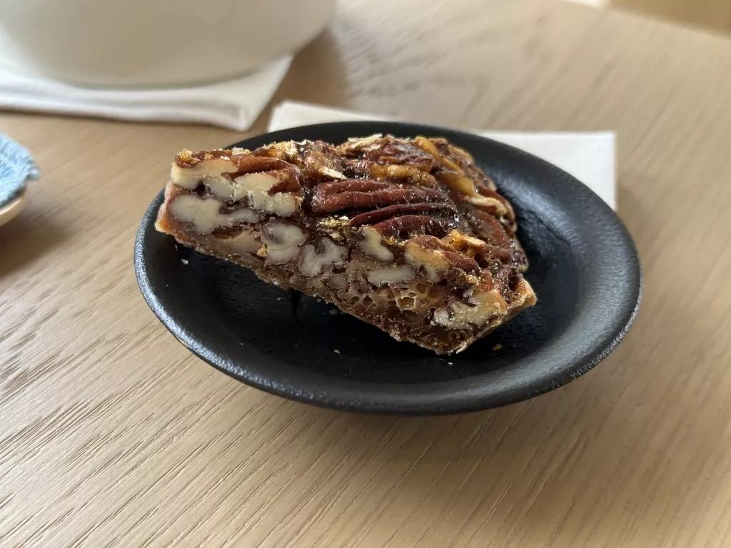 에가톳 라이브러리, 제주도를 여행할 때 꼭 가야 할 서점 추천 10 8203DB94 B17B 453D 9EB2 C5F12973C9D2 1 105 c